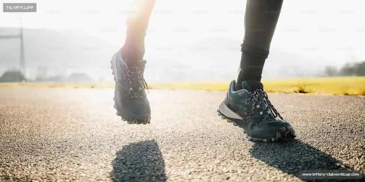 世俱杯押注网站——🪂滑翔伞舞，天际作画！